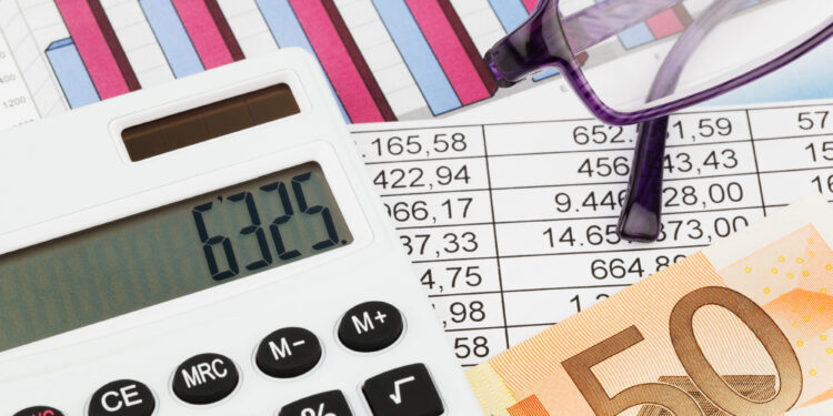 Kredit in Österreich 2026: Welche Faktoren den Effektivzins wirklich treiben – und wie man Angebote fair vergleicht